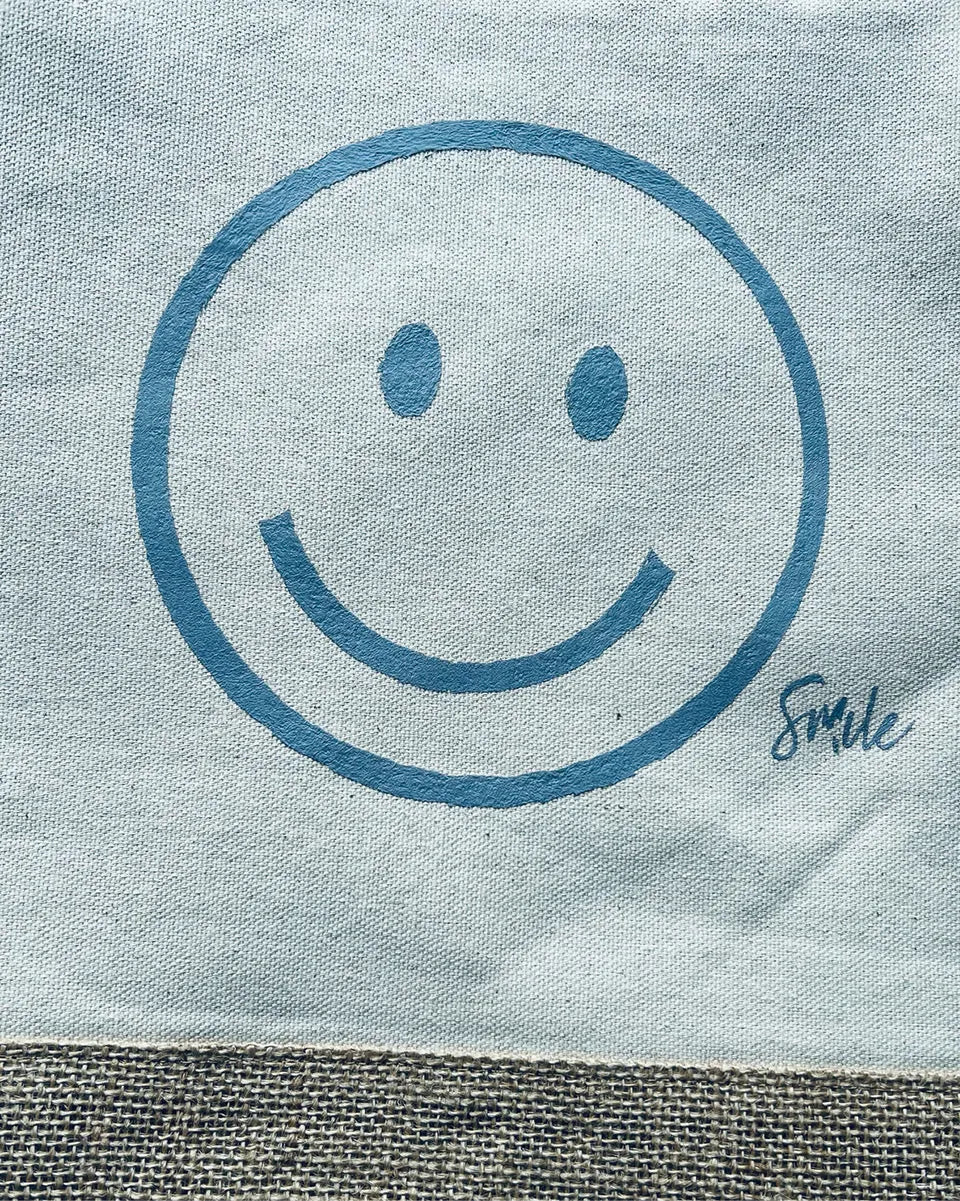 Jute Baumwolltasche mit blauem Smiley und Aufschrift Smile, nachhaltiges Accessoire