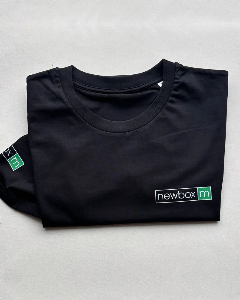 Schwarzes Unisex-T-Shirt aus Baumwolle mit kleinem &