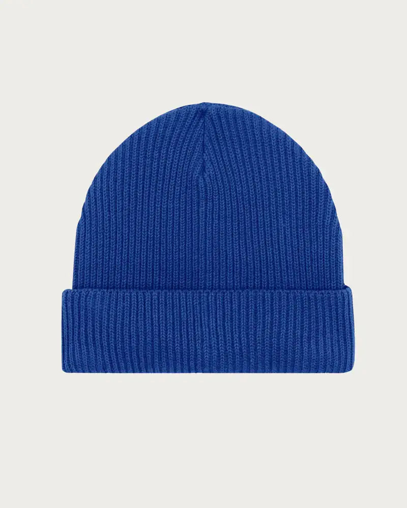 Blaue Strickmütze für Erwachsene, Beanie Stil, aus Wolle, minimalistisch freigestellt