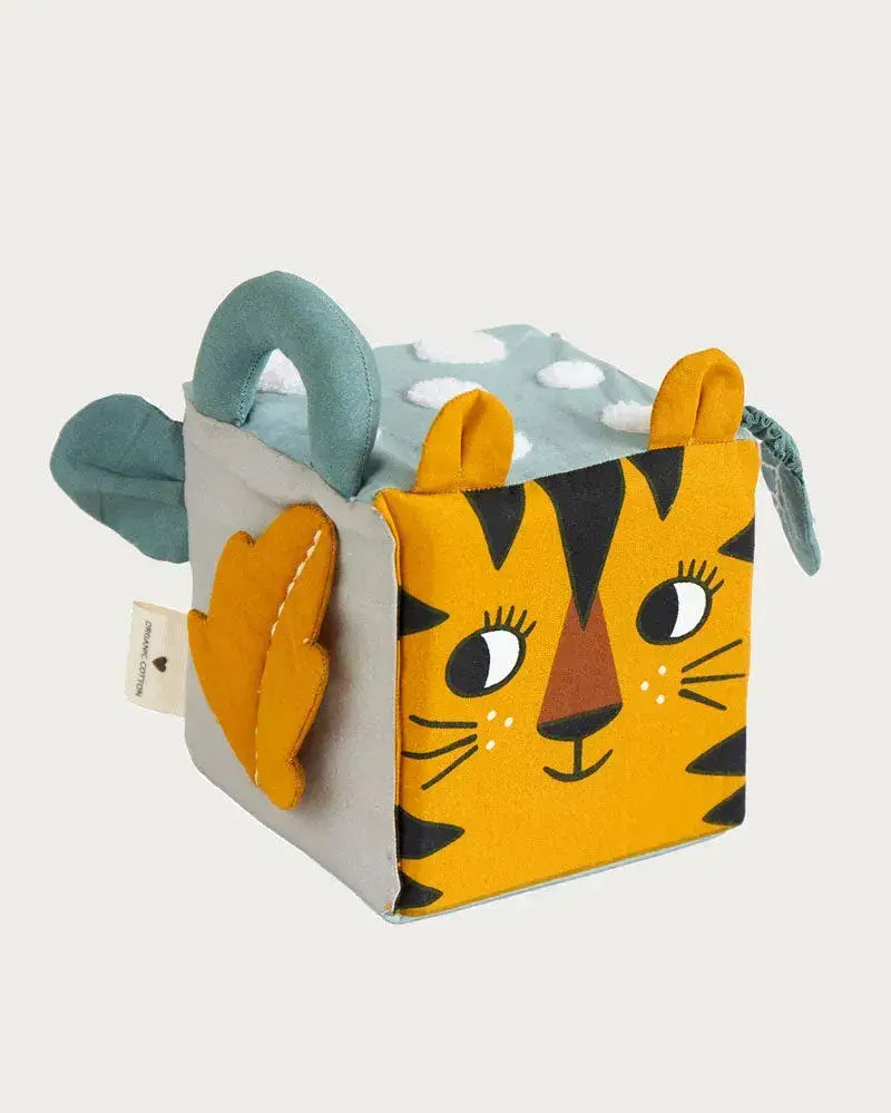 Weicher Greifwürfel für Babys mit Tiger-Motiv, Ohren, Schwanz und bunten Stoffelementen