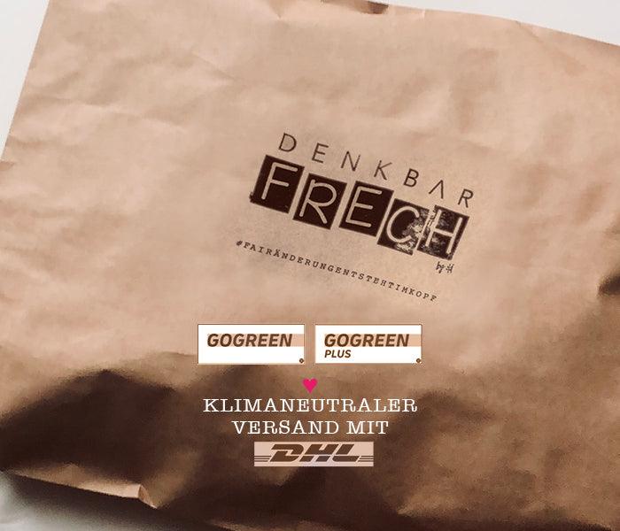 Braune Versandtasche mit Aufdruck 'Frech', Hinweis auf klimaneutralen Versand mit DHL GoGreen